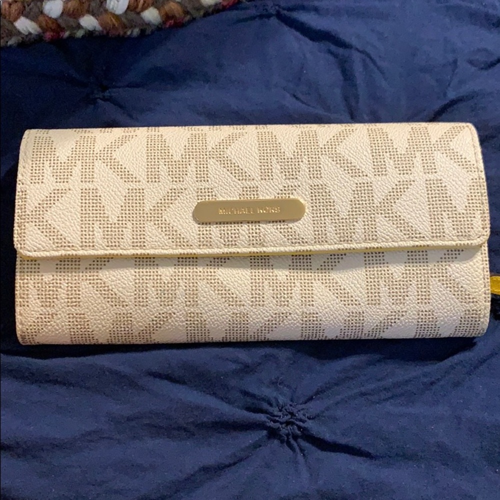 Michael Kors wallet